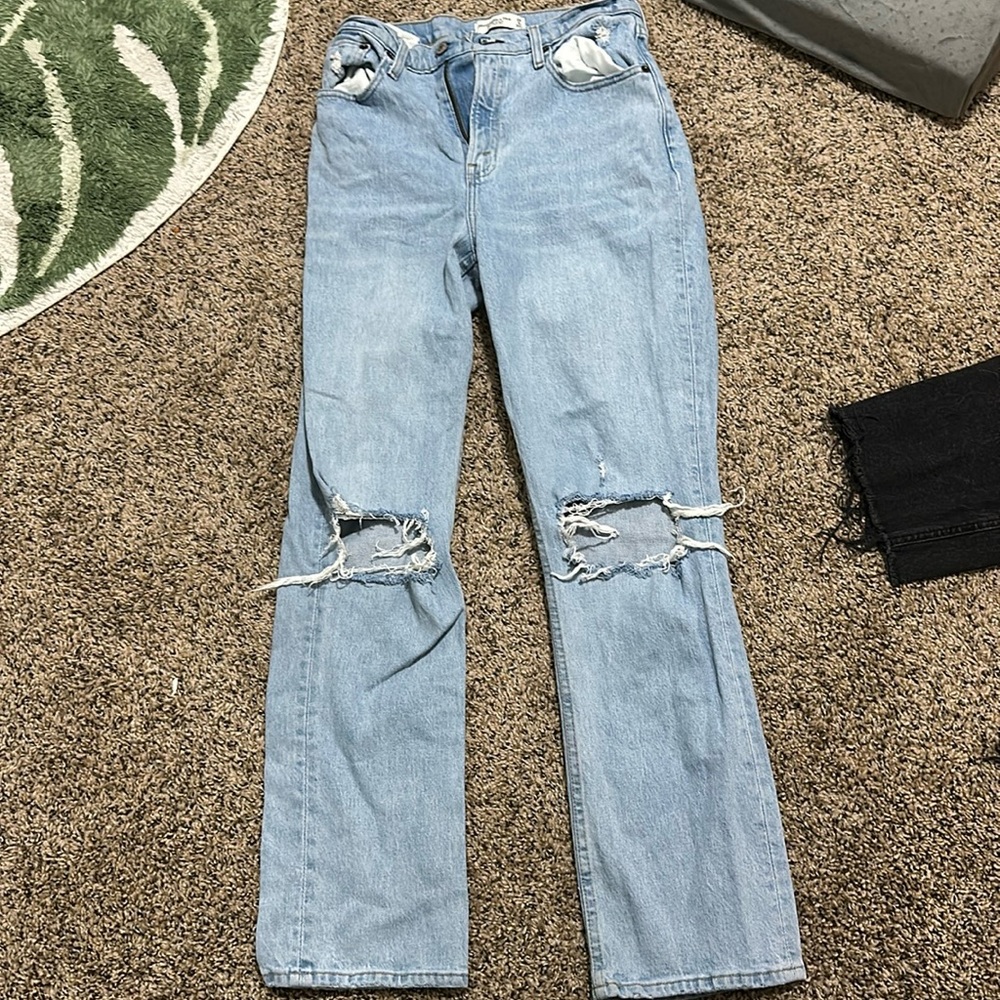 Size 6, worn once. Super good condition basically new